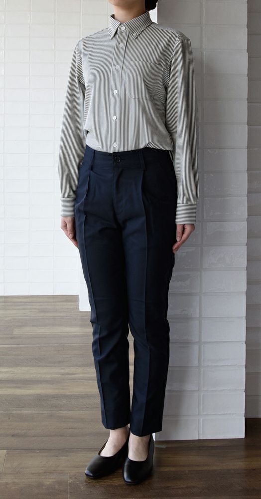 女性：ホワイト×グレー