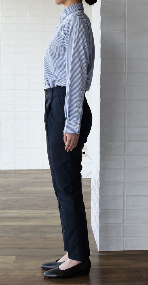 女性：ホワイト×ブルー