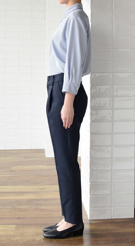 女性：ホワイト×ブルー