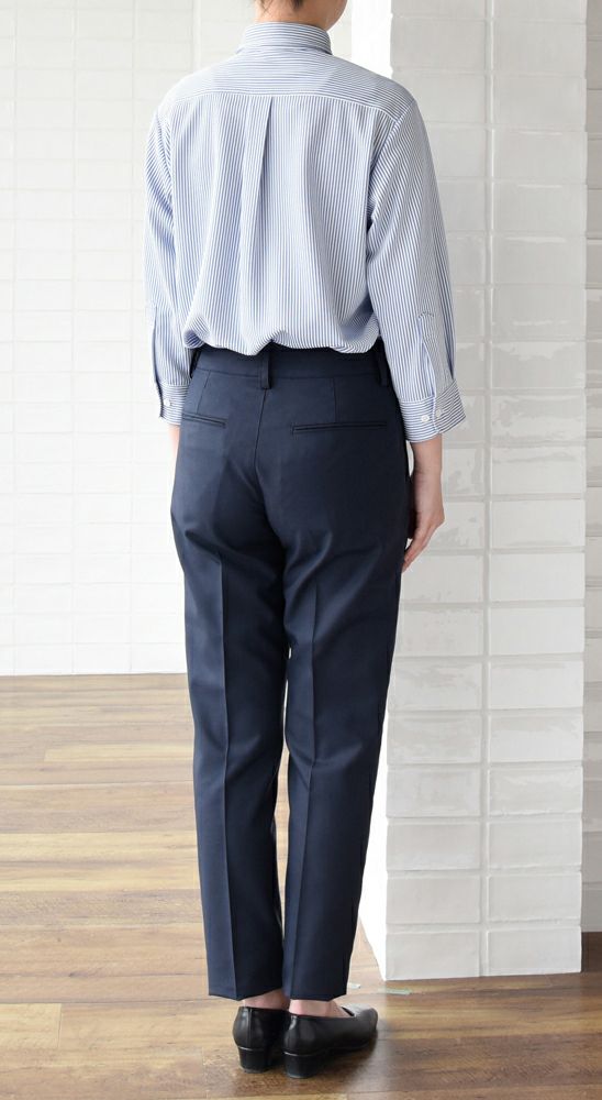 女性：ホワイト×ブルー