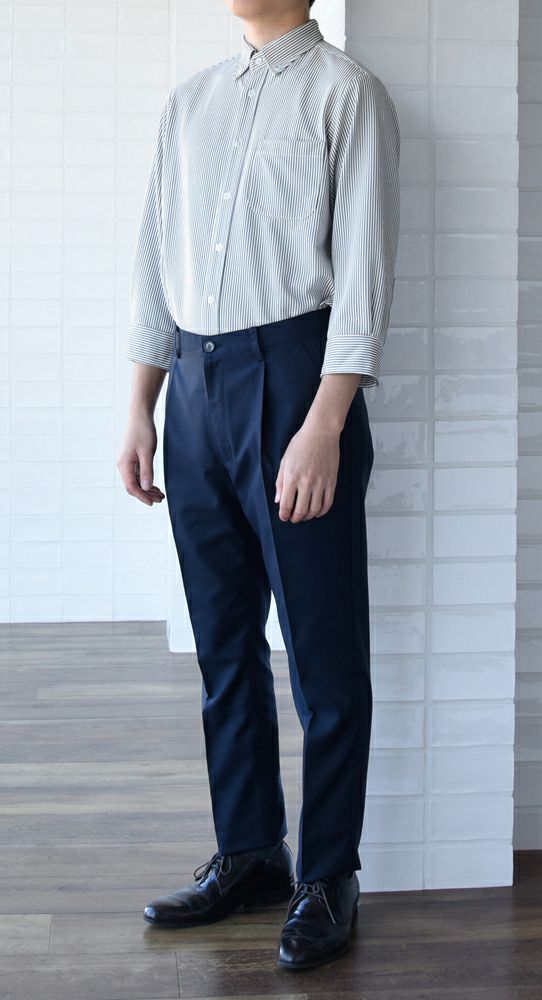 男性：ホワイト×グレー