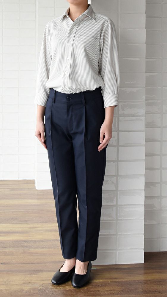 女性：ホワイト×ベージュ