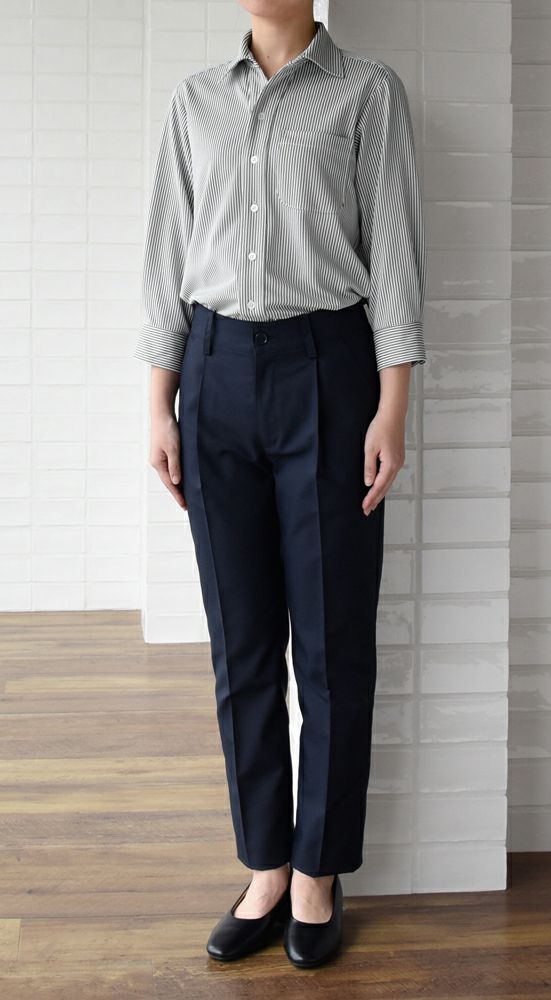 女性：ホワイト×グレー