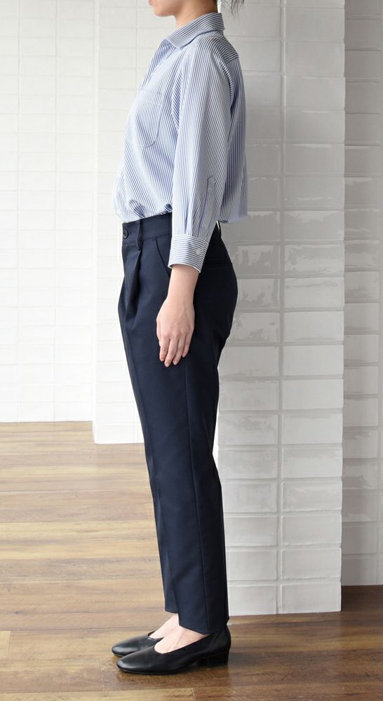 女性：ホワイト×ブルー