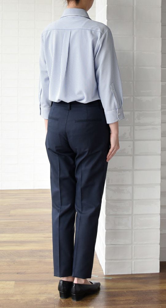 女性：ホワイト×ブルー