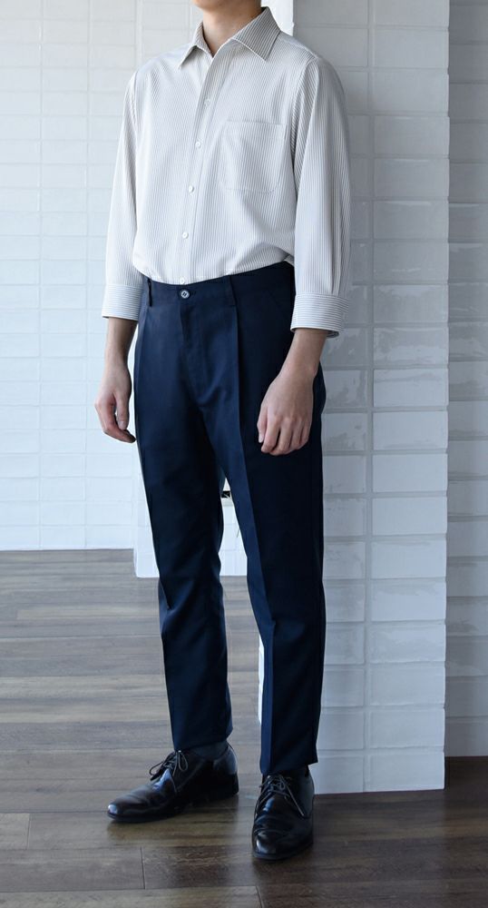 男性：ホワイト×ベージュ