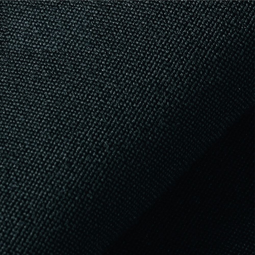 タキシードクロス［毛100%］<br>タキシードに特化した表生地。ドスキンと違って毛羽立ち感が少なく、重厚で光沢がある。