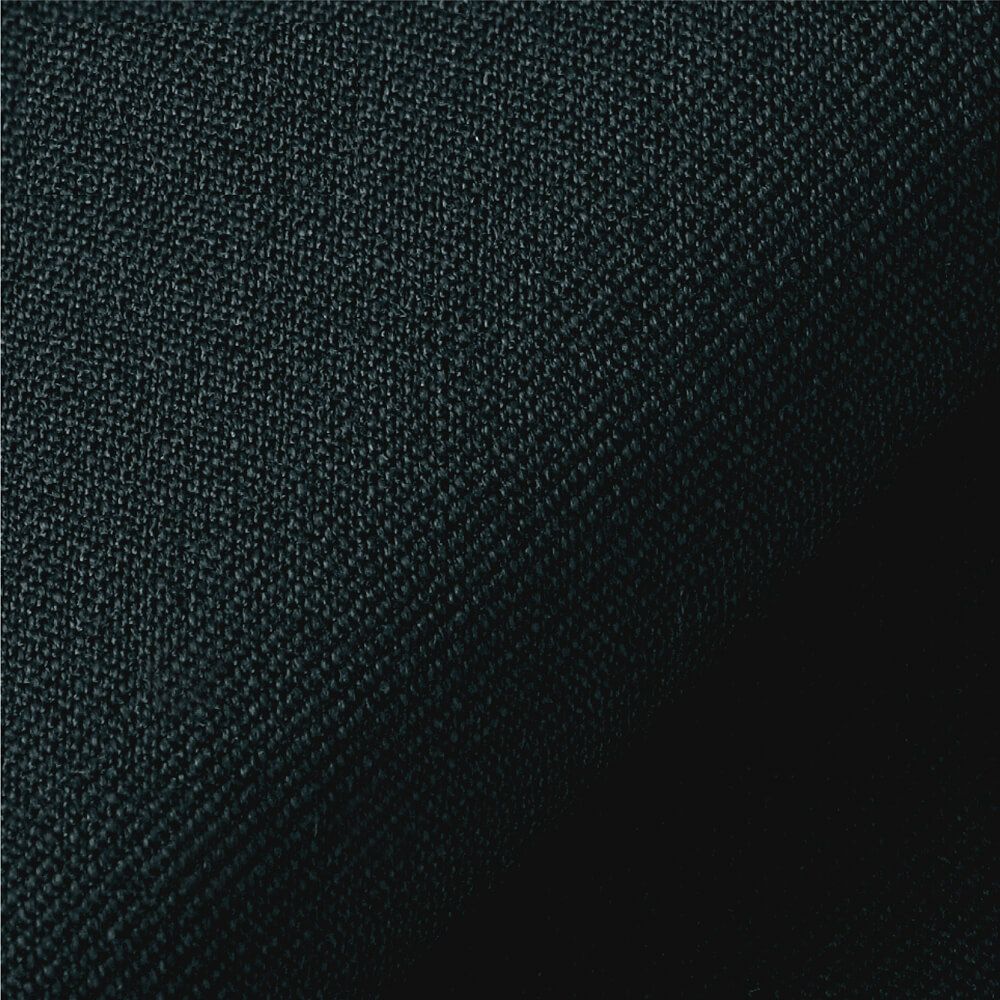 ツイル［毛７0％・ポリエステル30％］<br>いわゆる綾織のこと。ほどよい肉厚の綾織の梳毛生地。ウールの高級感を持ちつつ、ポリエステル混紡で耐久性にも優れます。