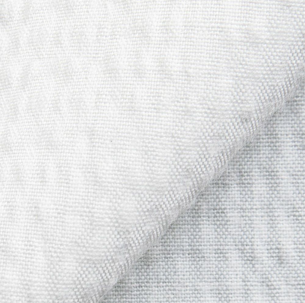 サッカー［綿50％・ポリエステル30％・複合繊維（ポリエステル）20％］<br>ストライプ状に凸凹のしぼが現れた繊維。肌接地面が少ないため、爽やかな肌触りが特長。