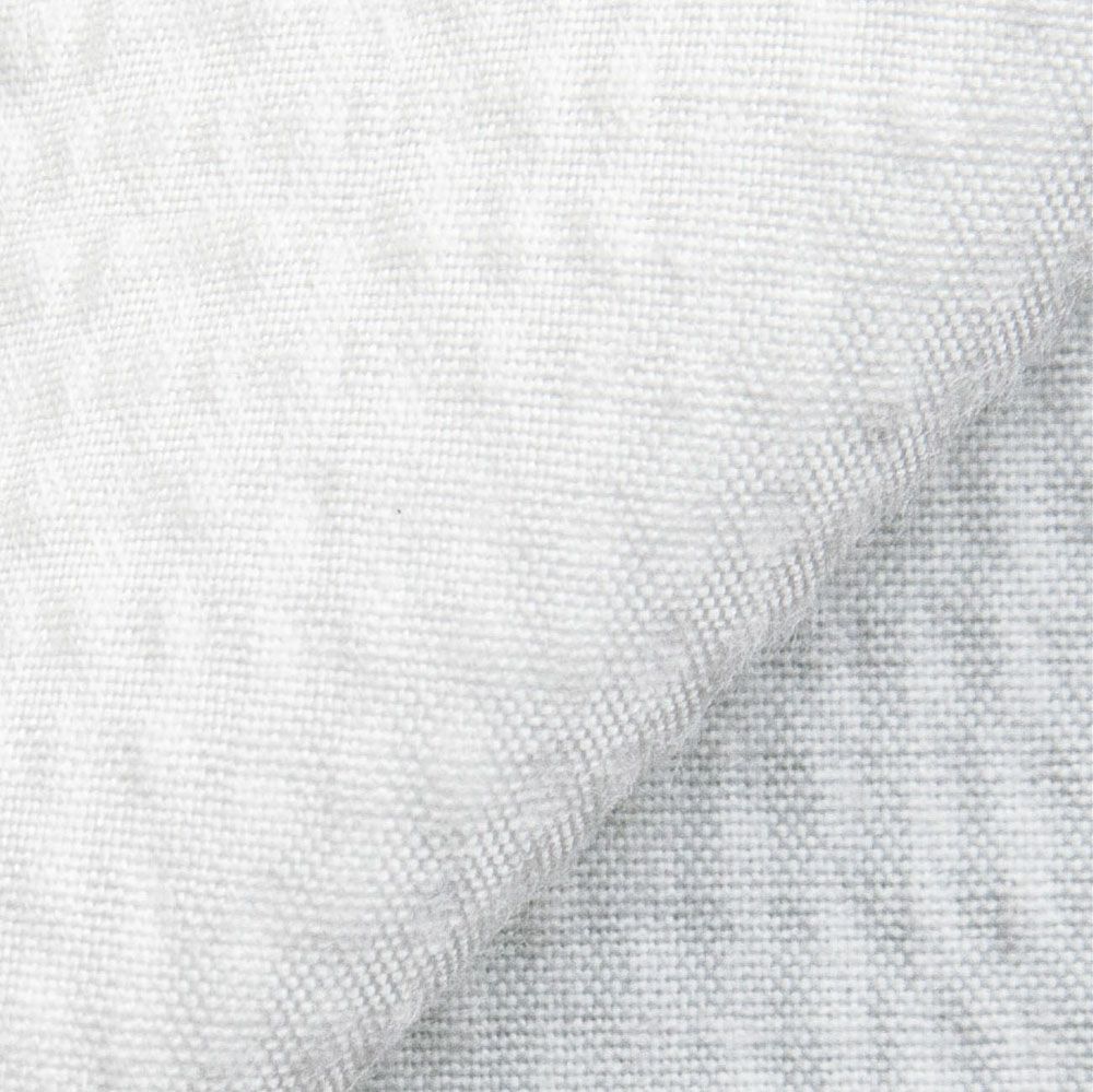 サッカー［綿50％・ポリエステル30％・複合繊維（ポリエステル）20％］<br>ストライプ状に凸凹のしぼが現れた繊維。肌接地面が少ないため、爽やかな肌触りが特長。