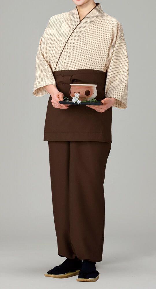 作務衣・女性の着用写真