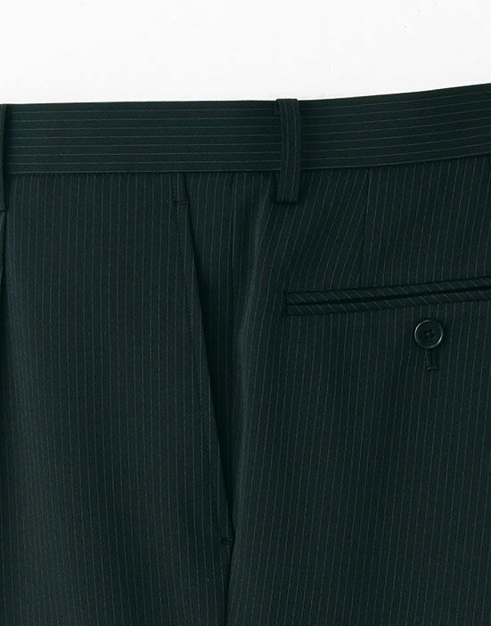 物の出し入れがしやすく使いやすい斜めポケット