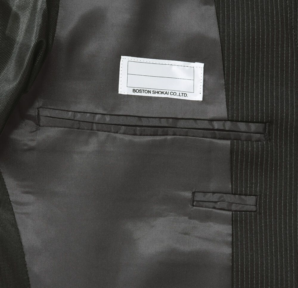 A5書類が縦折で入ります。ペンが2本入ります。