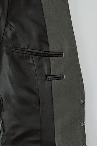 左内ポケット。大ポケットには、A5書類が縦折で入ります。小ポケットはペンが2本入ります。