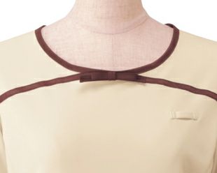 胸元リボン