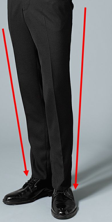 渡り幅から裾幅にかけて細身の仕上がりが、細身シルエットのヒミツです。