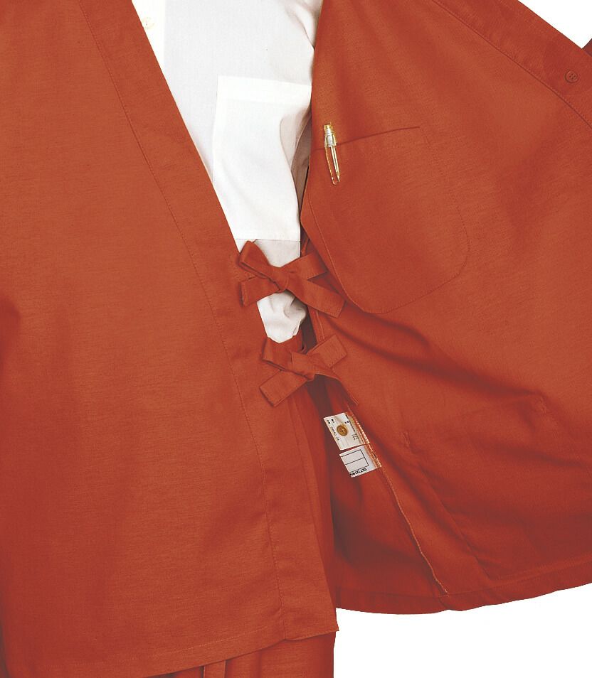 内ポケット・内ヒモ<br>左胸の内側にポケットが付いています。2段の内ヒモは着くずれを防ぎます。