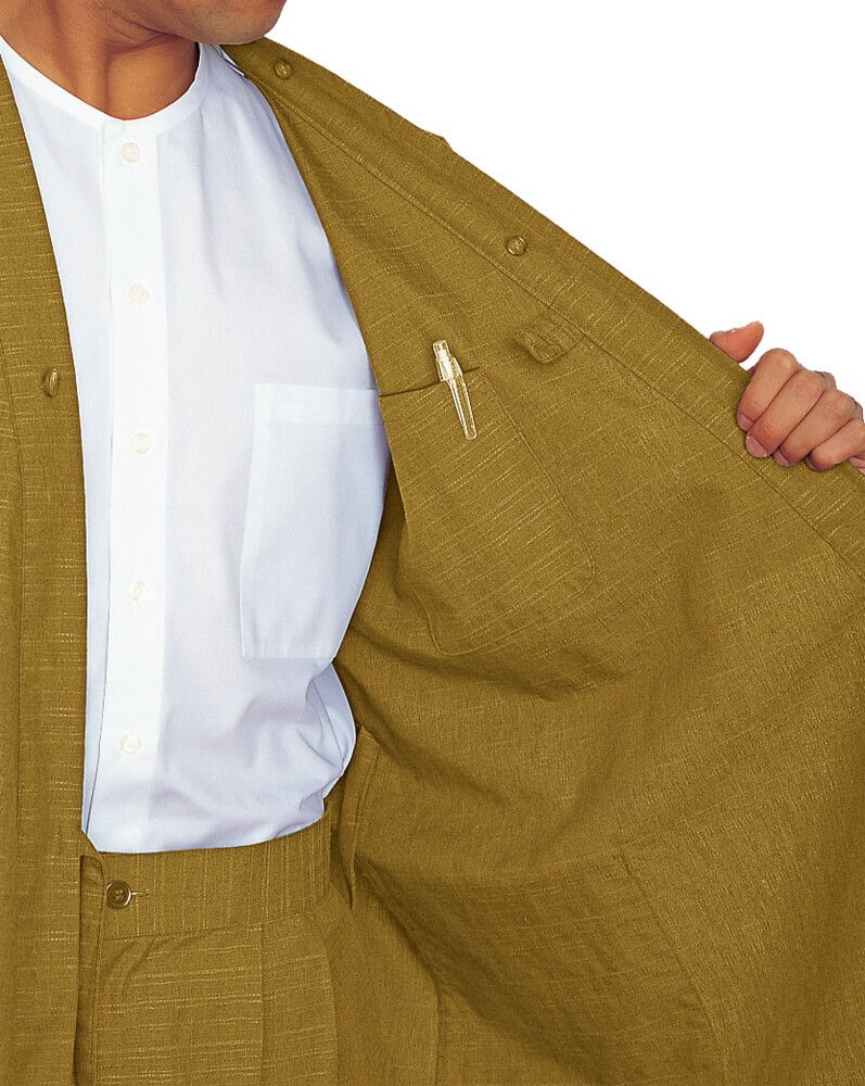 内ポケット・内ヒモ<br>左胸の内側にポケットが付いています。脇下に内ヒモが付いています。