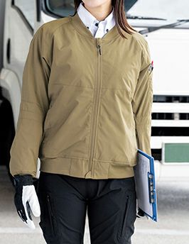 女性