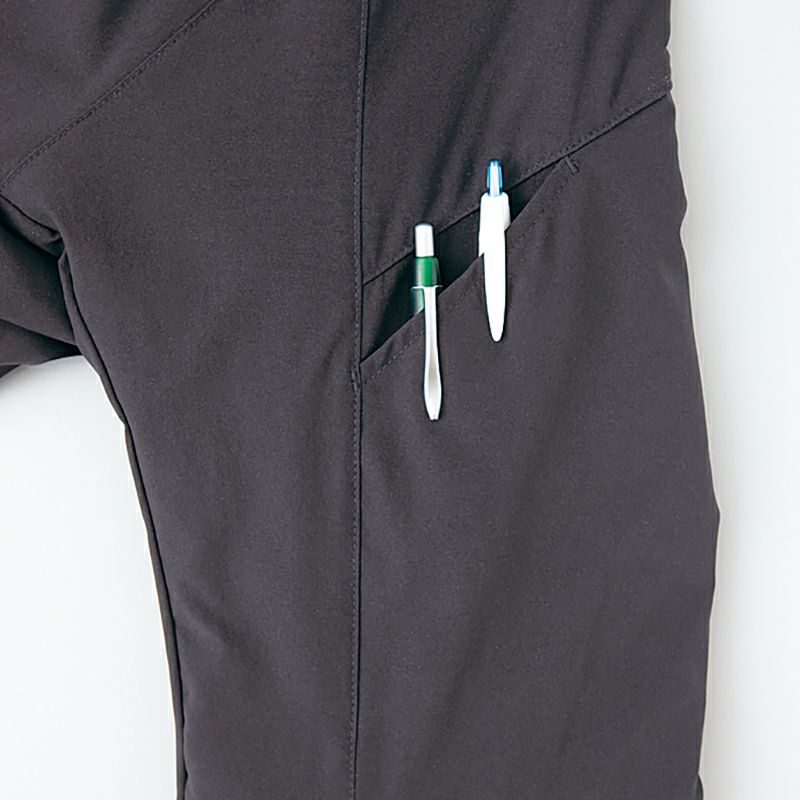 袖ペン差し<br>袖の取り出しやすい位置にあり、よく使うペン等を便利に収納。