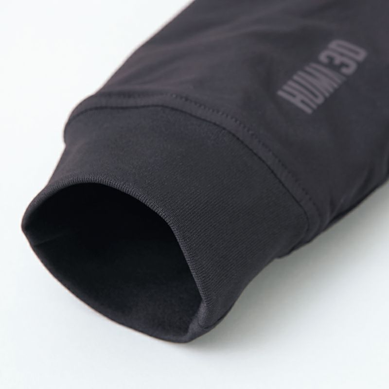 袖口リブ仕様vほど良いテンションで絞られ、冷気の侵入を防ぎます。