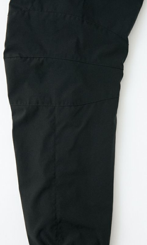 HUMA3D<br>人間の体を研究した立体裁断で動きやすさを追求。