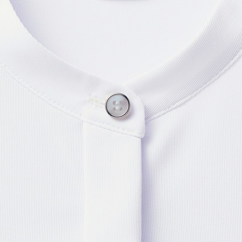 ボタン（ホワイト）<br>一番上はアクセントになるシルバーのラインをあしらったボタン。