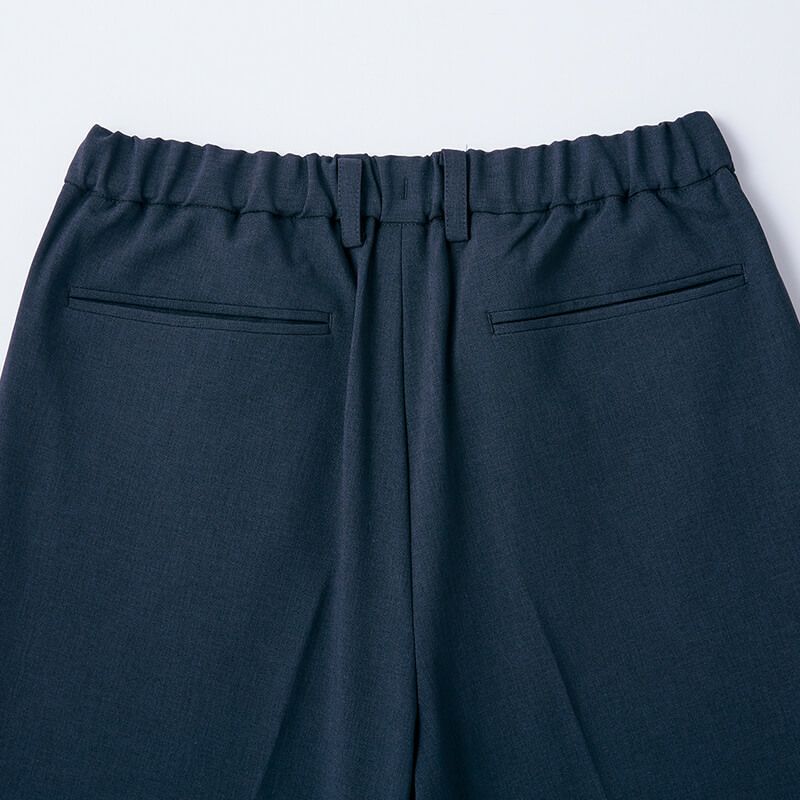 バックゴム仕様<br>サイズ対応範囲が広く、動きが楽なゴム入り。