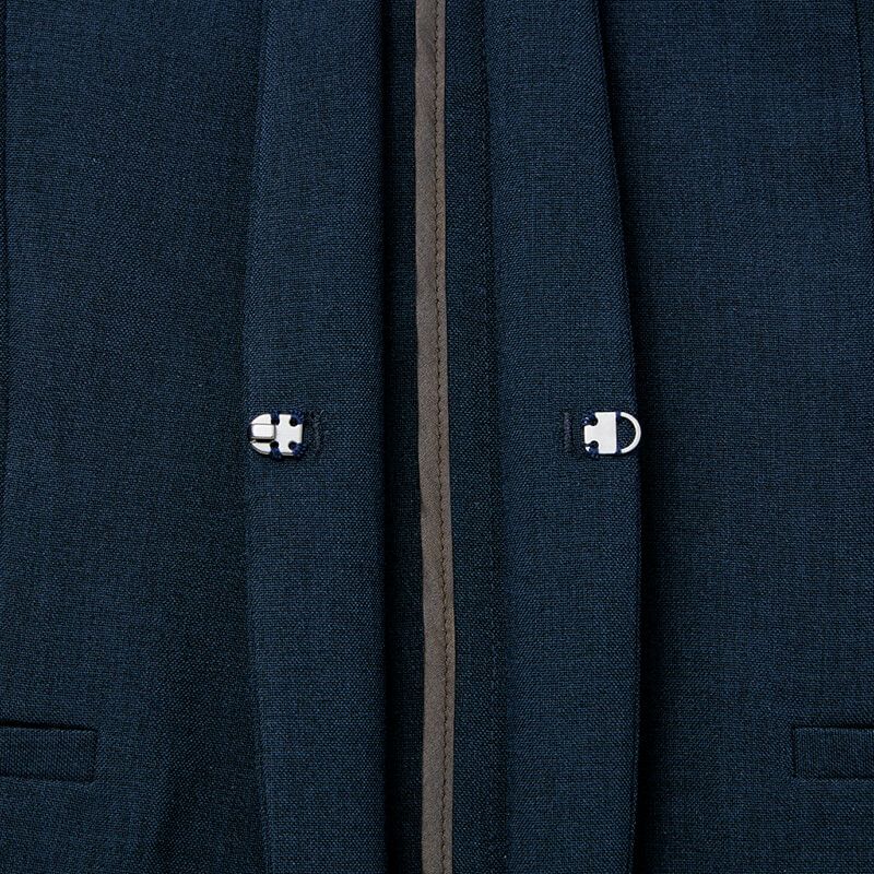 フロントホック<br>シンプルデザインにマッチした、さりげないフロントホック仕様