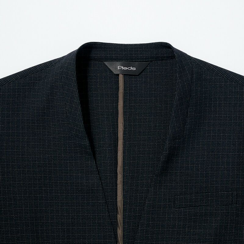 パイピング仕立て<br>裏の後ろ中心やポケット袋布は、パイピング仕立てでほつれの心配もなく、美しい仕上がり