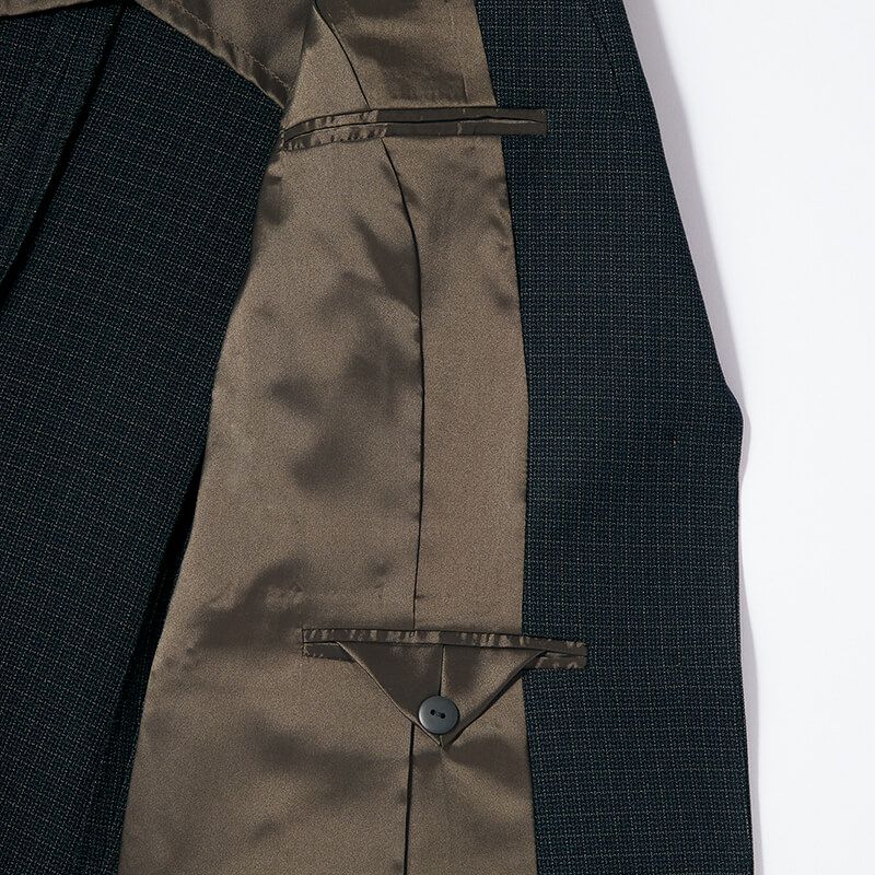 内ポケット<br>名刺入れや手帳などが入れられる2ヶ所の内ポケット付