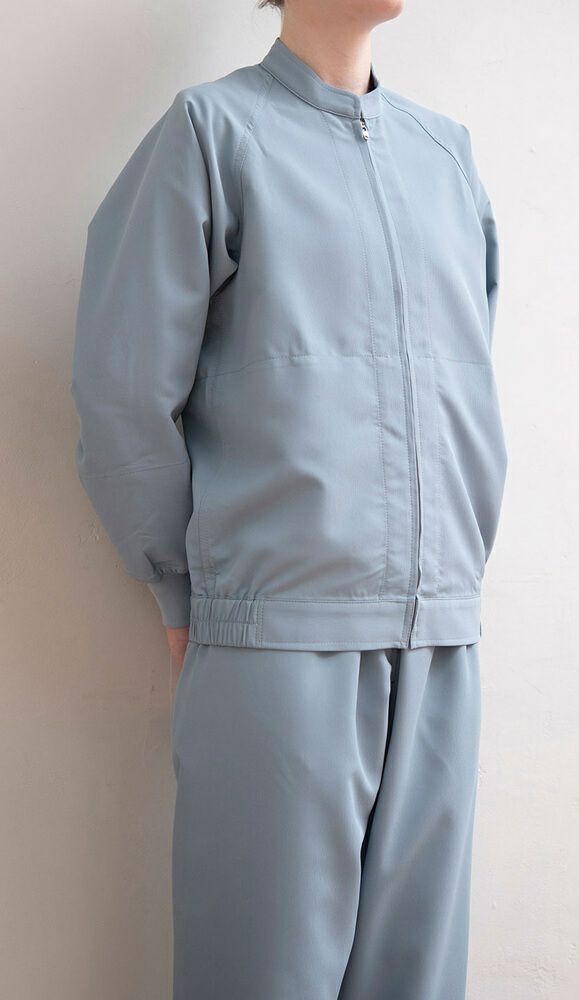 女性